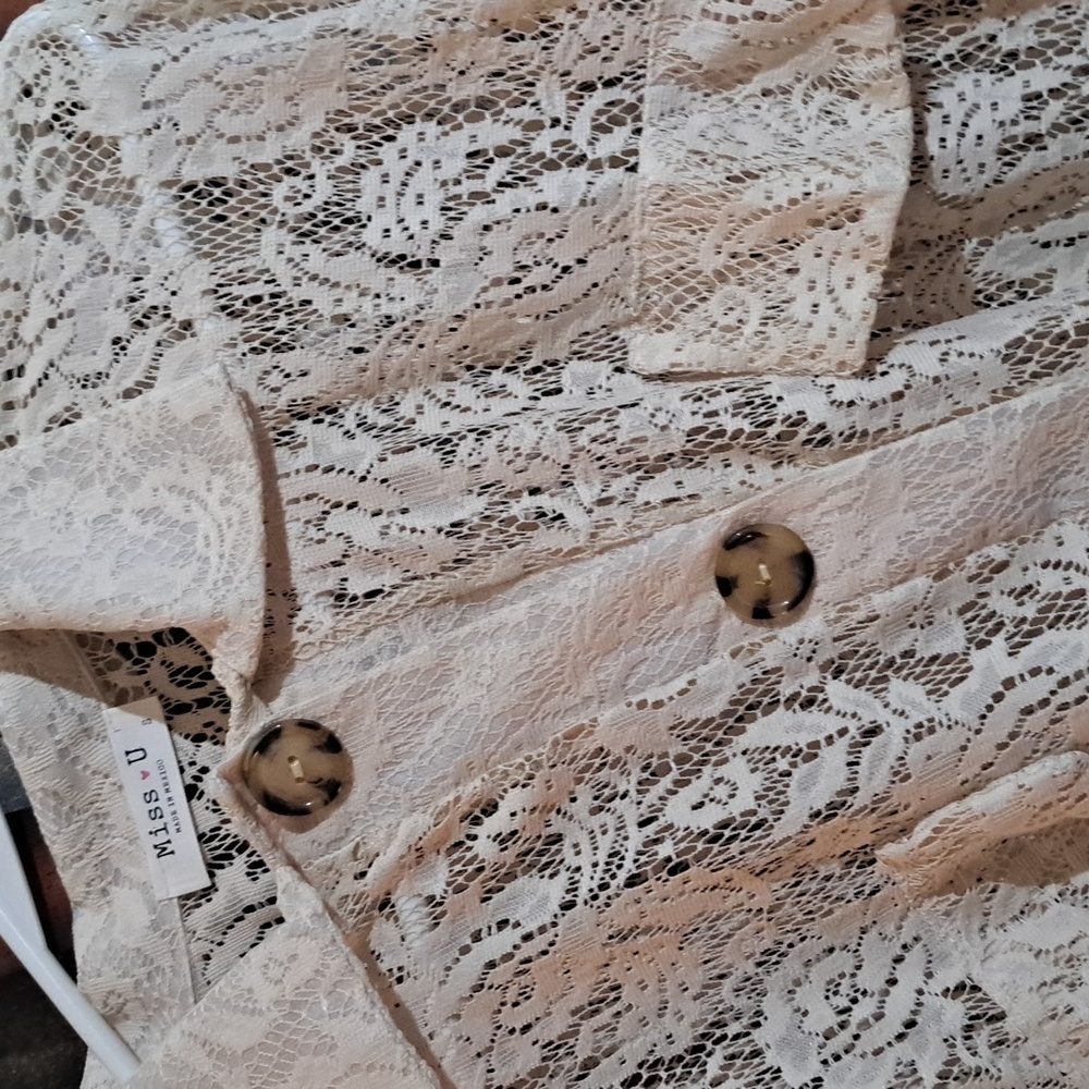 ❤️Women's Lace Button-Up Top - Picture 5 of 9